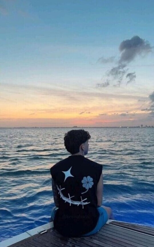 › 𔘓﹐﹙my omega﹚; julivin ˖ ་ 𓂃