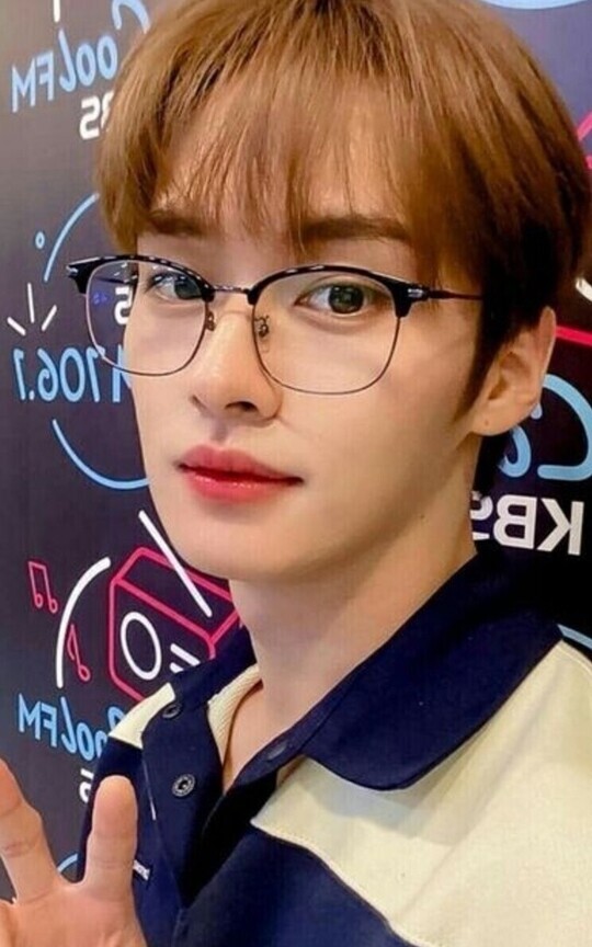 TEACHER | HYUNHO