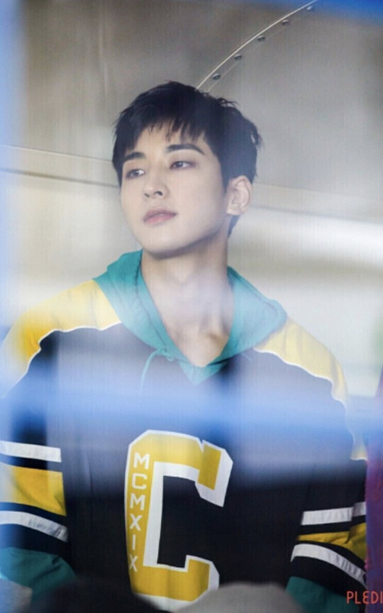 Él - Minwon